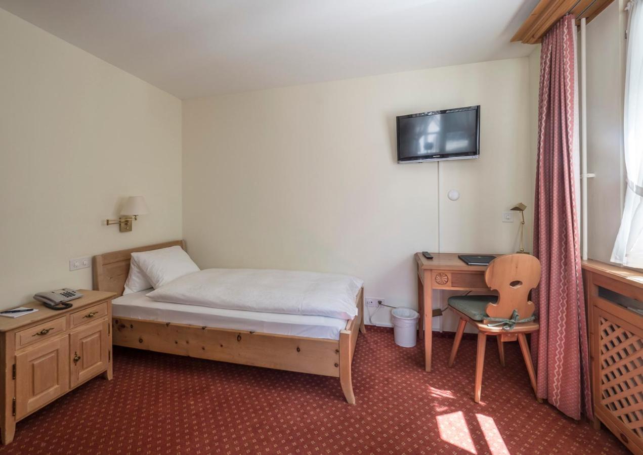 Hotel Maria Sils Maria Buitenkant foto
